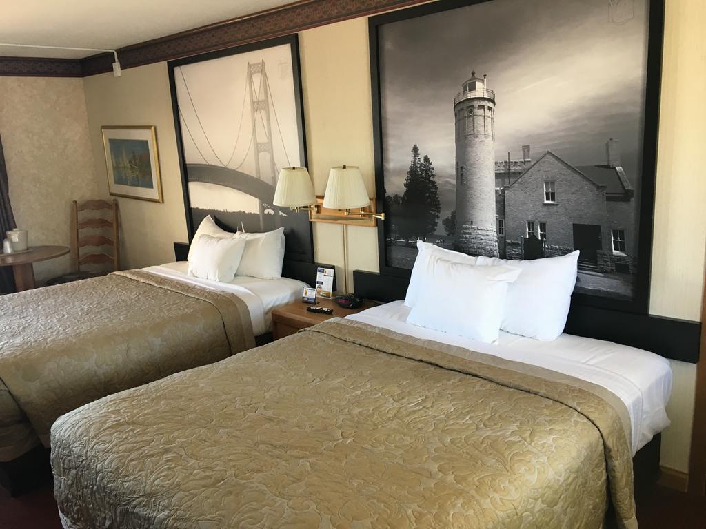 Super 8 Beachfront By Wyndham Mackinaw City, Mi Eksteriør bilde