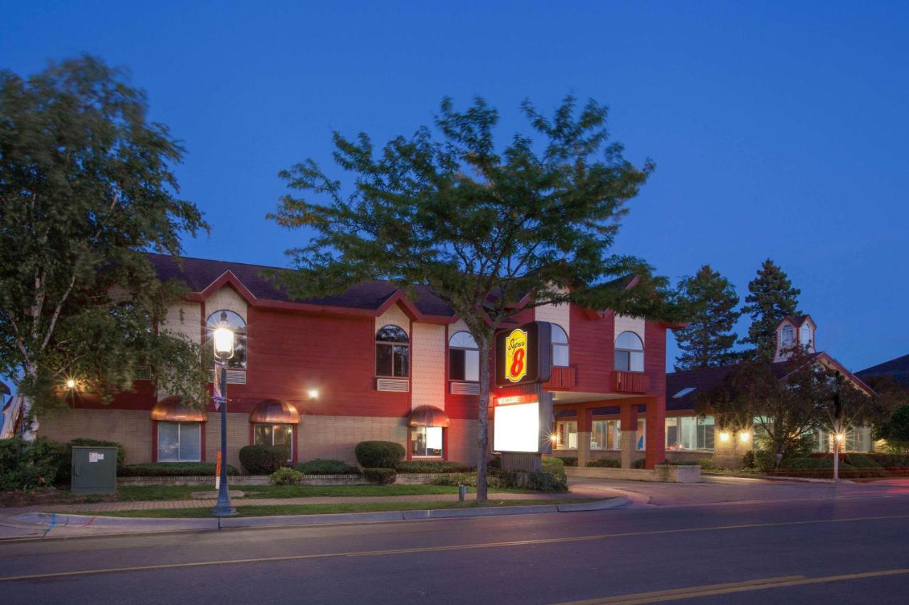 Super 8 Beachfront By Wyndham Mackinaw City, Mi Eksteriør bilde